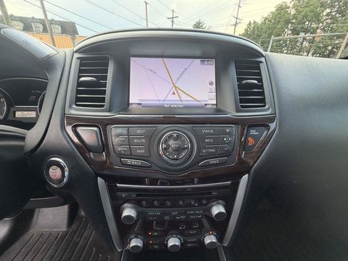 Used 2014 Nissan Pathfinder Platinum AWD/4WD image 26