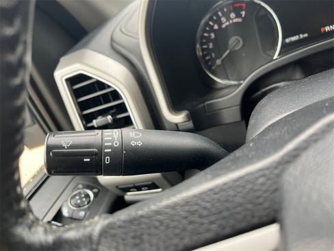 Used 2020 Ford F150 Lariat w/ Equipment Group 502A Luxury image 22