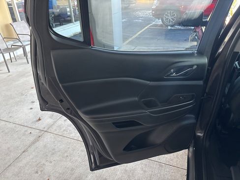 Used 2018 GMC Acadia SLT image 22