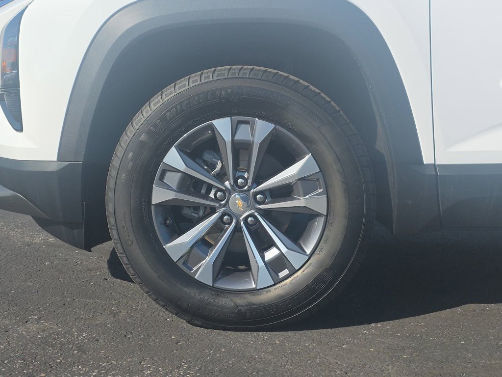 Used 2026 Chevrolet Equinox LT AWD/4WD image 14