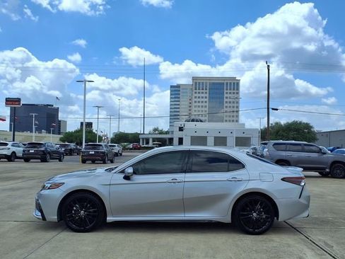 Used 2022 Toyota Camry XSE FWD image 24