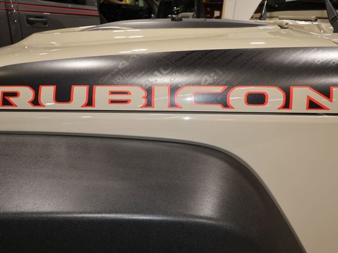 Used 2017 Jeep Wrangler Unlimited Rubicon image 32