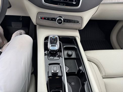 New 2025 Volvo XC90 B6 Ultra w/ Lounge Package image 11