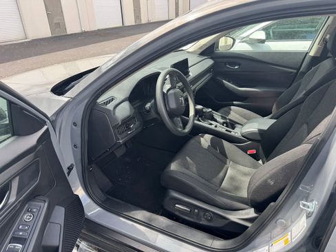 Used 2025 Honda Accord SE image 6