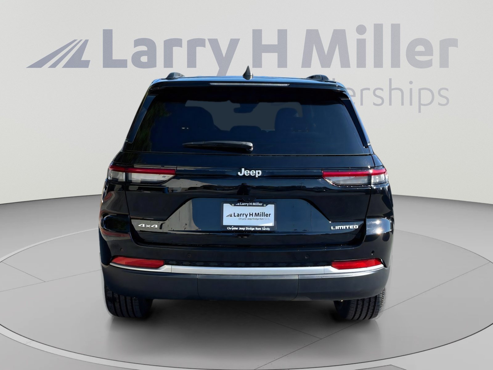 New 2026 Jeep Grand Cherokee Limited AWD/4WD image 4