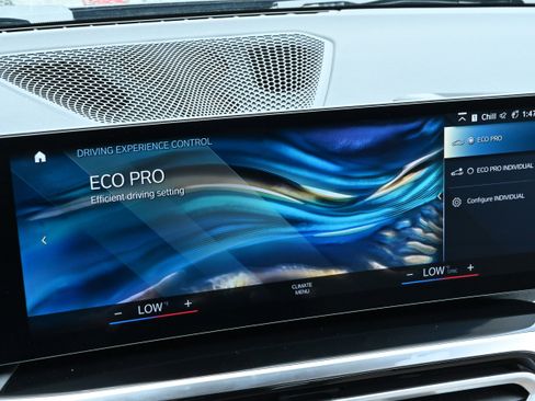 Used 2024 BMW 330i Sedan w/ Convenience Package RWD image 33