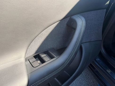 Used 2024 Tesla Model S image 15