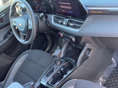 Used 2025 Chevrolet TrailBlazer LT image 11