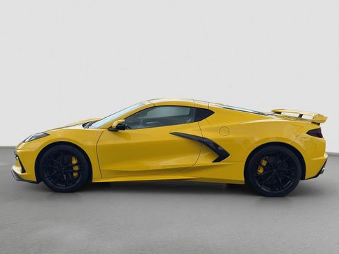 Used 2025 Chevrolet Corvette Stingray Preferred Cpe w/ Z51 Performance Package RWD image 3