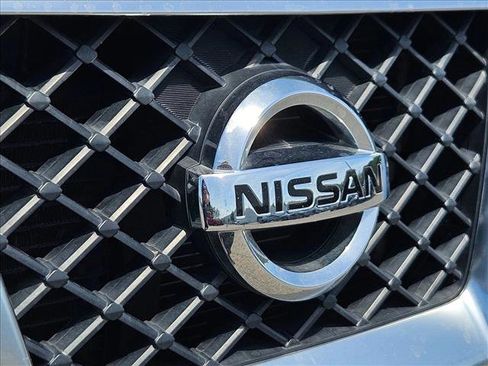 Used 2019 Nissan Frontier Desert Runner image 7