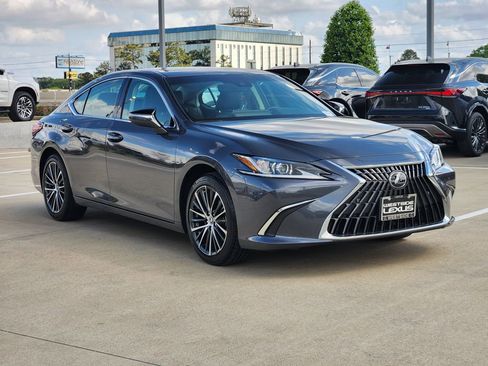 Used 2025 Lexus ES 350 w/ Premium Package image 3