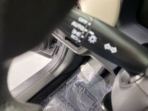 Used 2024 Honda HR-V LX image 16