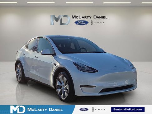 Used 2023 Tesla Model Y Long Range image 1