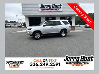 Used 2019 Toyota 4Runner SR5 AWD/4WD video 1
