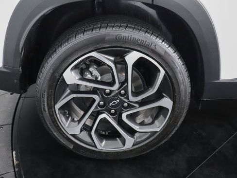 Used 2024 Chevrolet Trax RS w/ Sunroof Package image 9