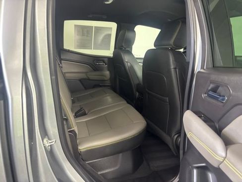 Used 2024 Chevrolet Colorado ZR2 w/ ZR2 Convenience Package III AWD/4WD image 31