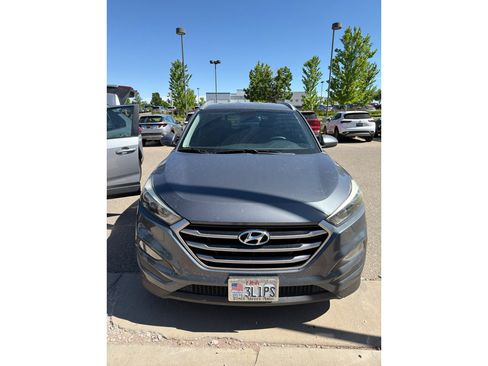 Used 2017 Hyundai Tucson SE w/ SE Popular Package 02 FWD image 4