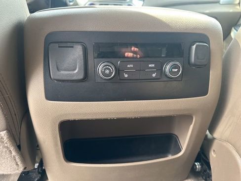 Used 2019 GMC Yukon SLT w/ Premium Edition image 25