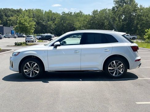 Used 2023 Audi Q5 2.0T Premium w/ Convenience Package AWD/4WD image 3