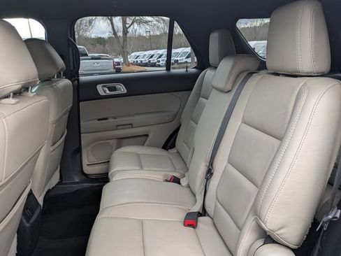 Used 2014 Ford Explorer XLT w/ Equipment Group 202A image 13