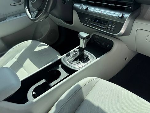 Used 2025 Hyundai Kona SEL FWD image 38