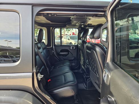 Used 2018 Jeep Wrangler Unlimited Rubicon AWD/4WD image 23