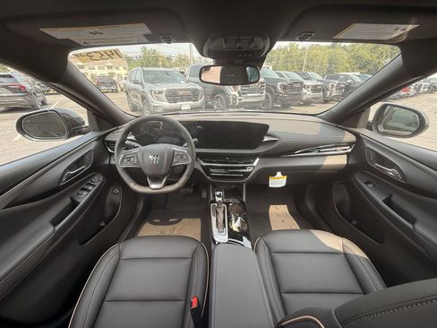 New 2025 Buick Envista Avenir image 9