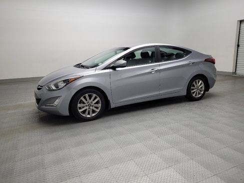 Used 2015 Hyundai Elantra SE w/ Option Group 02 FWD image 2