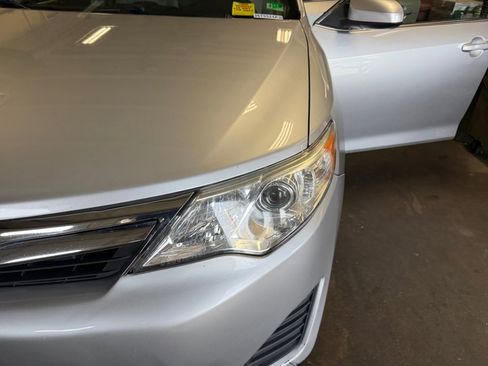 Used 2012 Toyota Camry LE FWD image 30