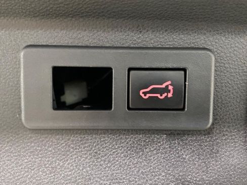 Used 2019 Subaru Forester Limited AWD/4WD image 12