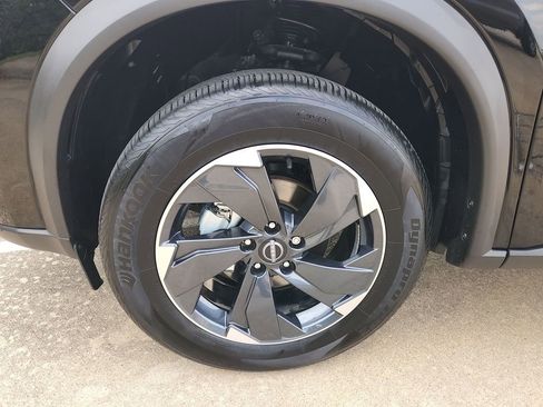 Used 2025 Nissan Rogue SV AWD/4WD image 29