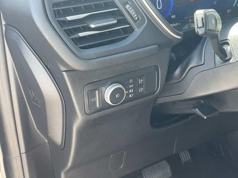 Used 2022 Ford Escape SEL w/ Technology Package FWD image 18
