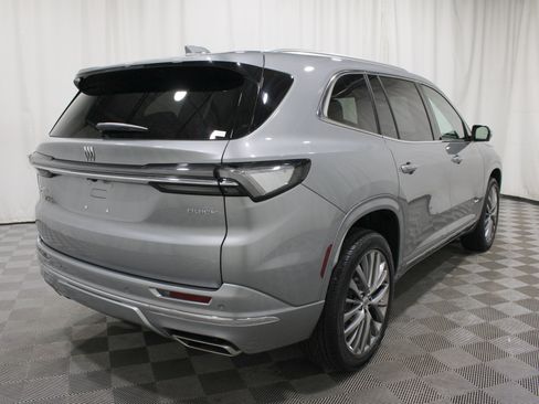 Used 2025 Buick Enclave Avenir AWD/4WD image 32