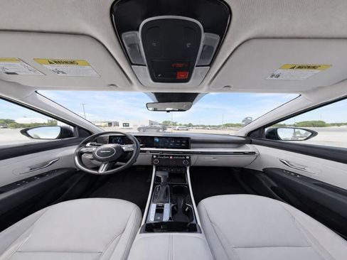 Used 2025 Hyundai Tucson SEL FWD image 19