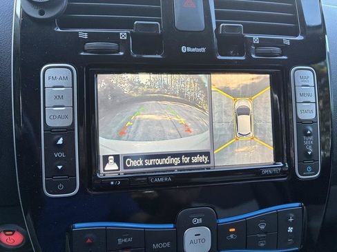 Used 2014 Nissan Leaf SV w/ Premium Package FWD image 35