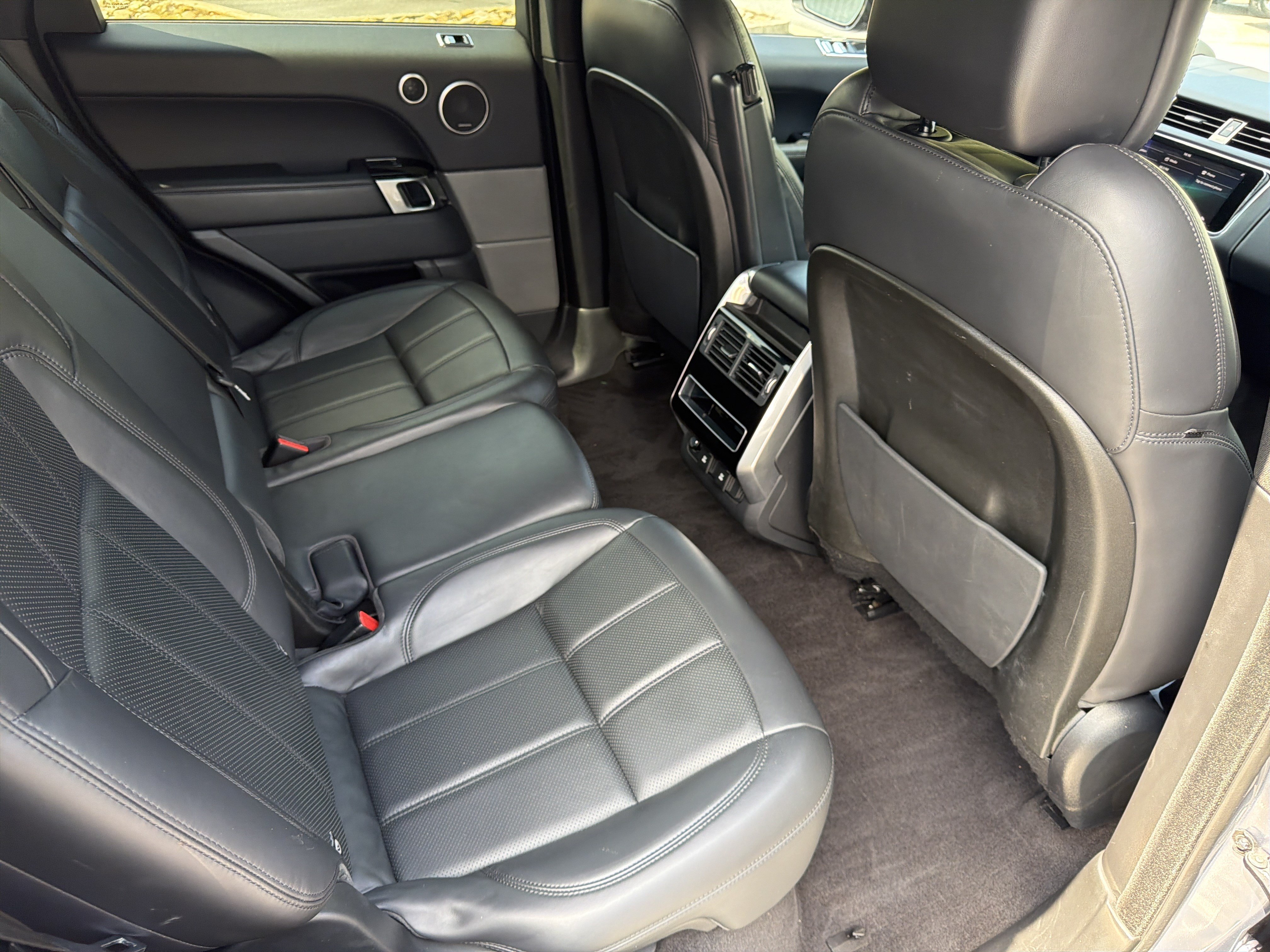 Used 2018 Land Rover Range Rover Sport HSE AWD/4WD image 18