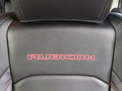 Used 2024 Jeep Wrangler Unlimited Rubicon w/ Capability Package image 24