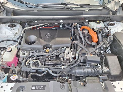 Used 2021 Toyota RAV4 LE AWD/4WD image 22