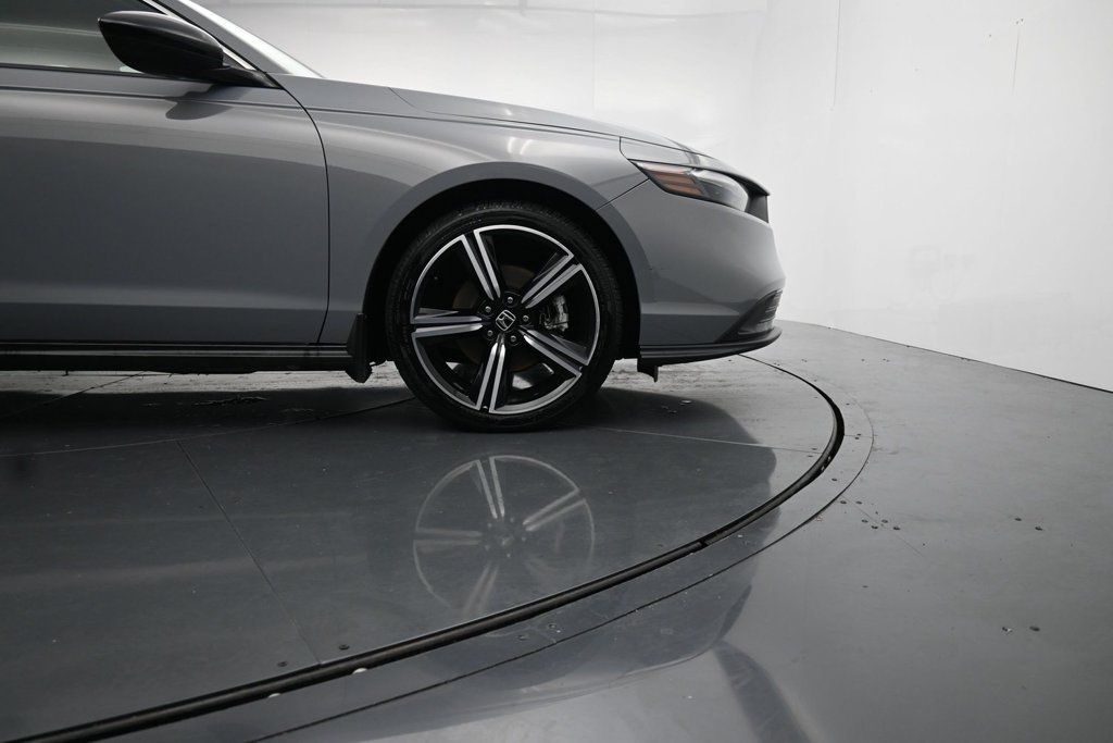 Used 2023 Honda Accord Sport image 11