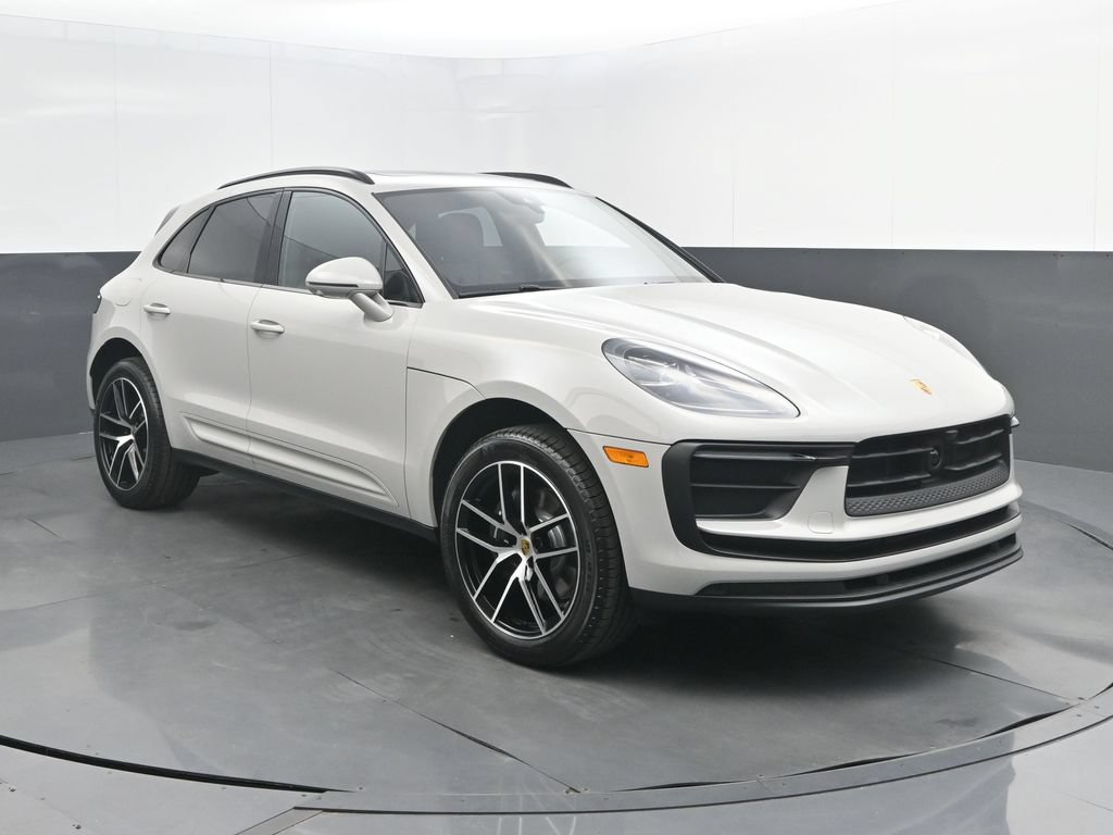 New 2026 Porsche Macan AWD/4WD image 9