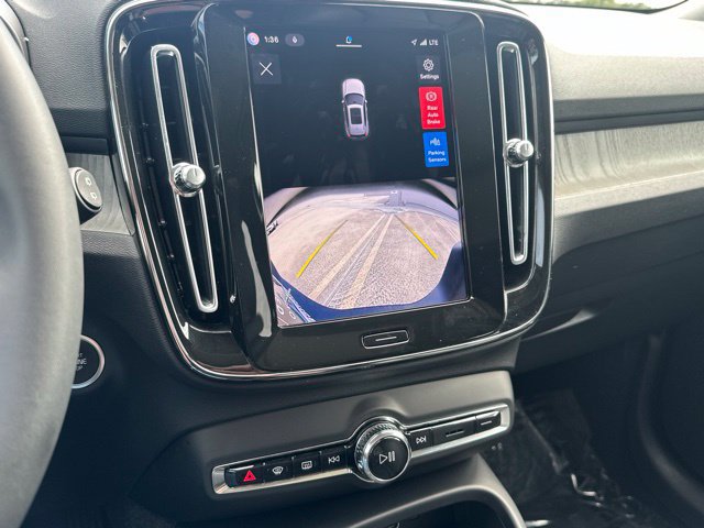 Certified 2024 Volvo XC40 B5 Core AWD/4WD image 23