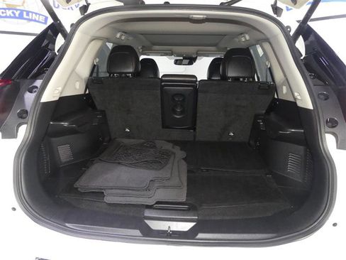 Used 2018 Nissan Rogue SL w/ Premium Package image 8