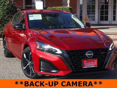 Used 2023 Nissan Altima 2.5 SR image 2