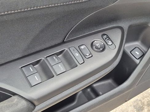 Used 2019 Honda Civic EX image 11