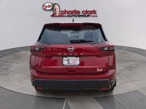 Certified 2025 Nissan Rogue S image 4