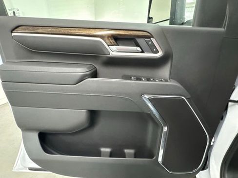 New 2026 GMC Sierra 3500 SLE w/ SLE Convenience Package image 11