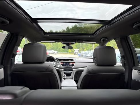 Used 2022 Cadillac XT5 Sportv w/ LPO, ONYX Package AWD/4WD image 25