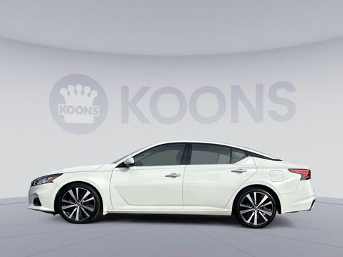 Used 2020 Nissan Altima 2.5 Platinum image 2