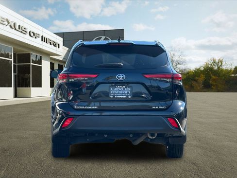 Used 2022 Toyota Highlander XLE image 10