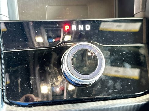 Used 2025 Jeep Grand Cherokee Laredo RWD image 18